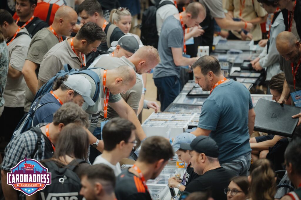 Besucher auf der Sammelkarten Messe Düsseldorf bei CARDMADNESS