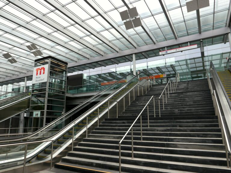 Messe D&uuml;sseldorf, Hall 8b - view 4