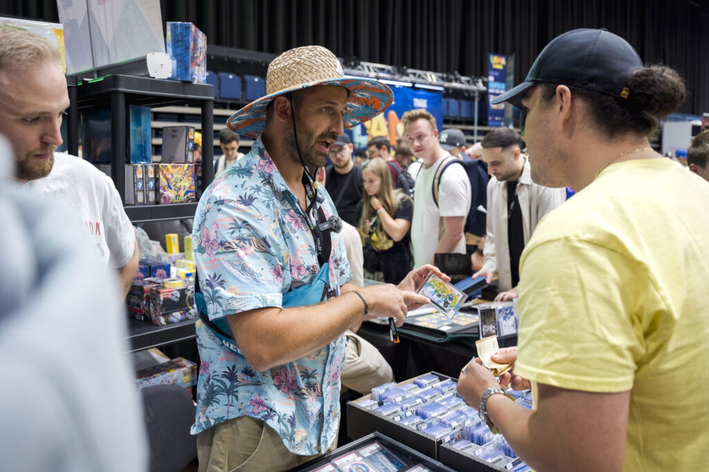 Visitors at the CARDMADNESS trading card show in Düsseldorf – Kartenmesse für Pokémon, Magic und Sportkarten